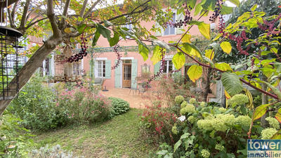 Maison - 239 m² - 6 pièces