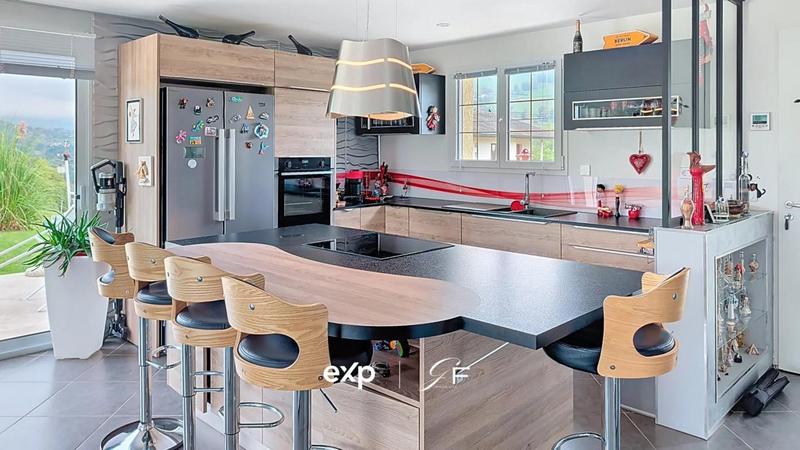 Maison - 94 m² - 4 pièces