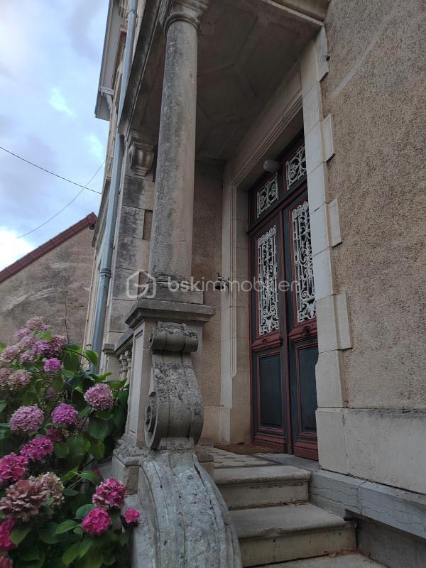 Maison de ville - 220 m² - 8 pièces