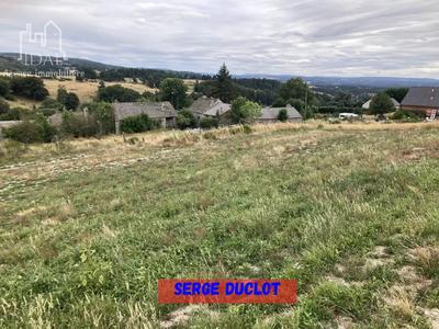 Terrain constructible - 1 713 m²