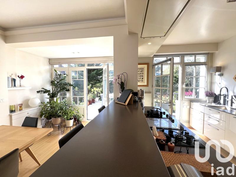 Maison - 263 m² - 9 pièces