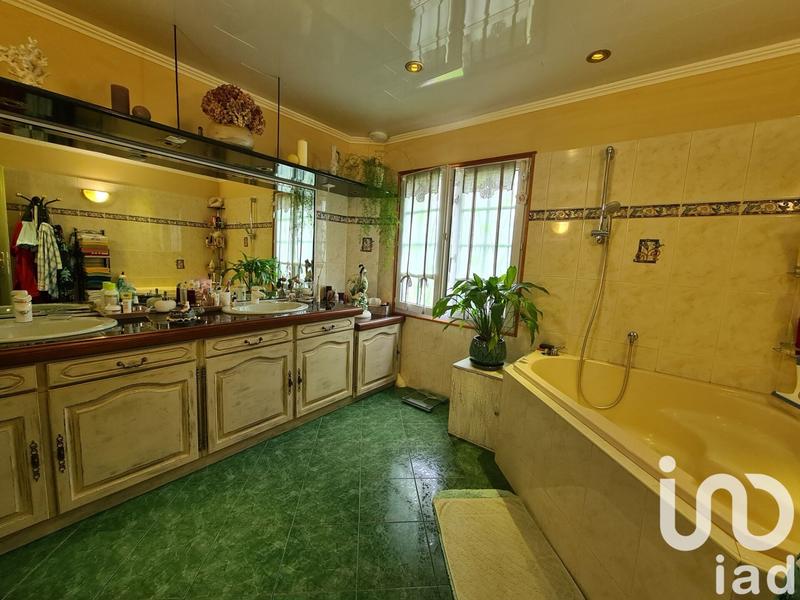 Maison - 202 m² - 6 pièces