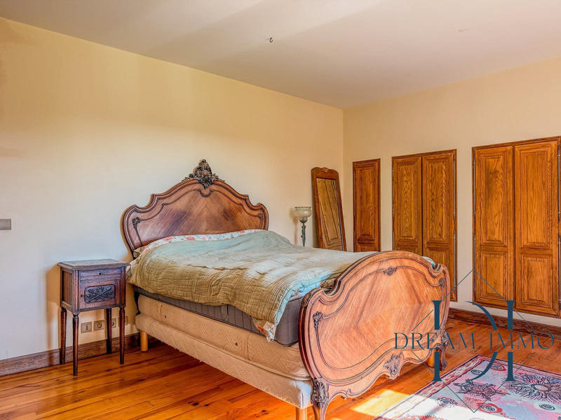 Maison - 200 m² - 7 pièces