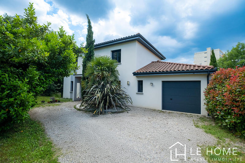 Maison - 143 m² - 7 pièces