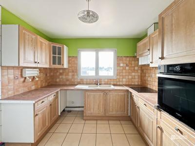 Maison - 180 m² - 7 pièces