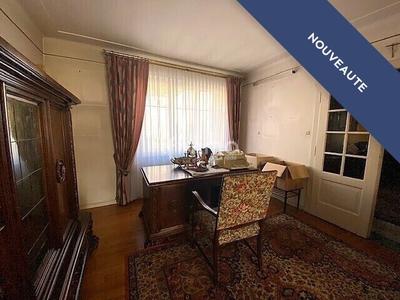 Maison - 286 m² - 9 pièces