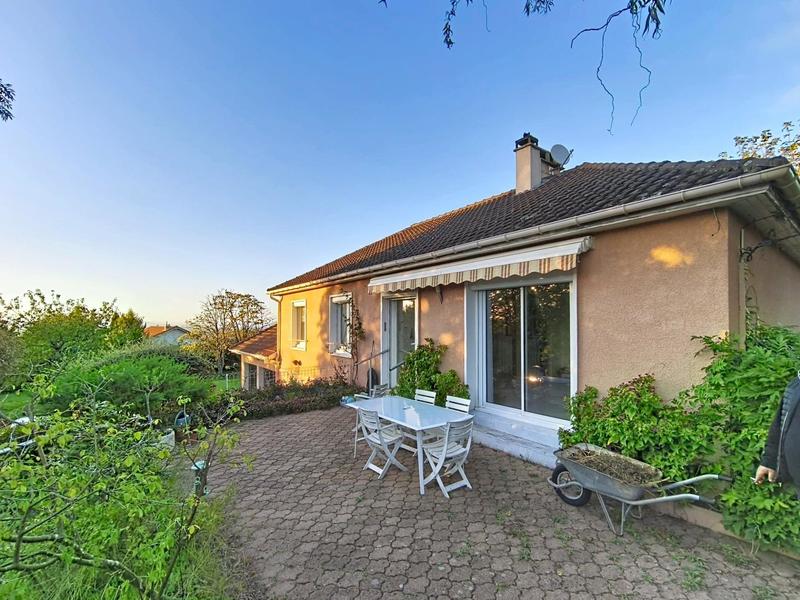 Maison - 90 m² - 5 pièces