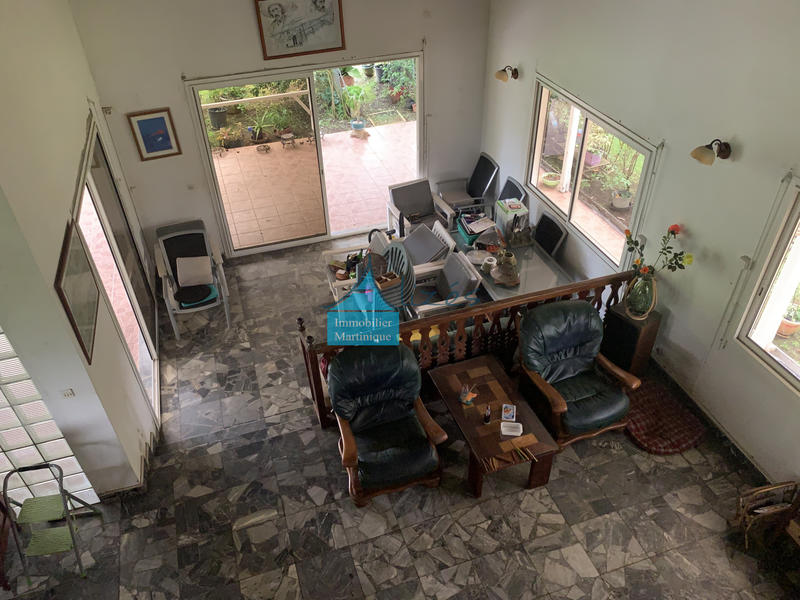 Maison - 230 m² - 6 pièces