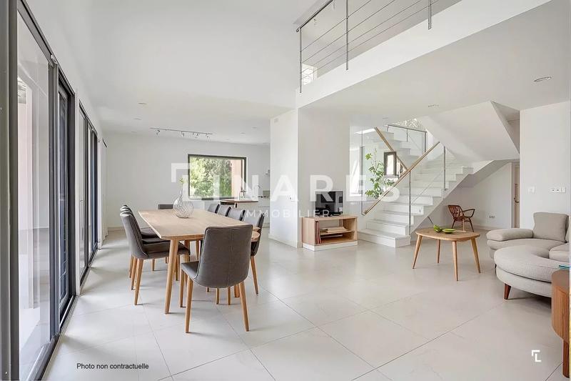 Maison - 185 m² - 5 pièces