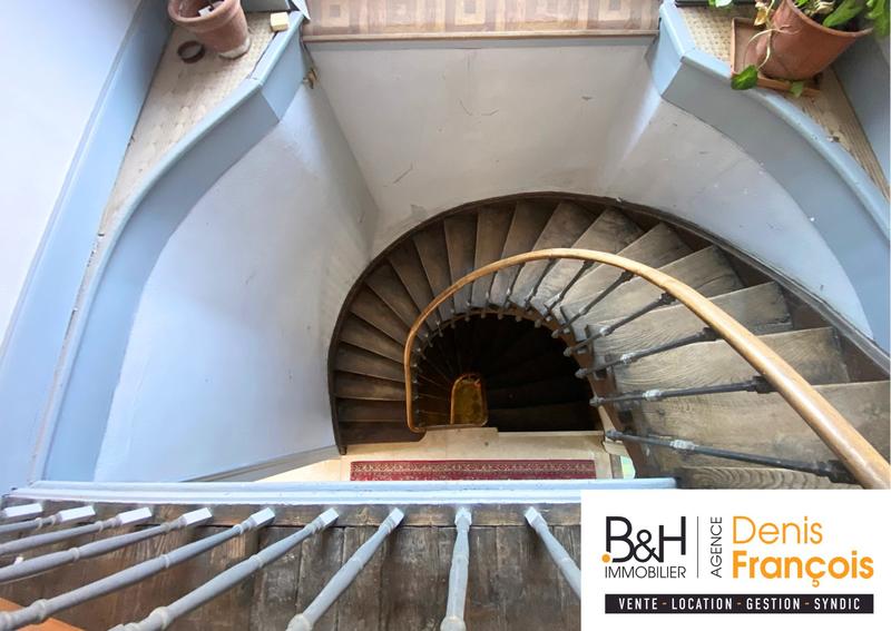 Maison - 380 m² - 18 pièces