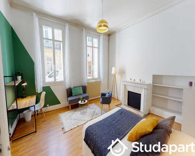 Chambre - 77 m² - 1 pièce