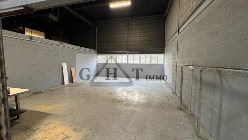 Entrepôt - 620 m²