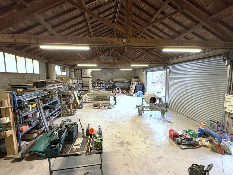 Local d'activité / Entrepôt - 350 m²