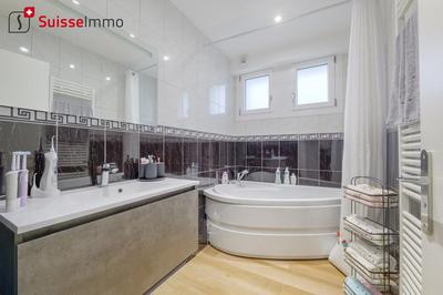 Maison - 168 m² - 8 pièces