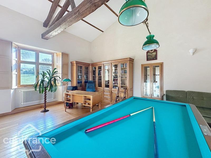 Maison - 291 m² - 12 pièces