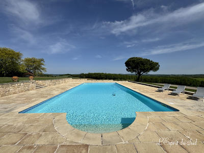 Maison - 750 m² - 21 pièces