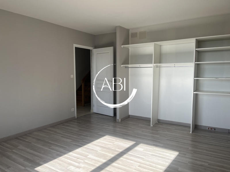 Maison - 212 m² - 7 pièces