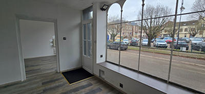 Maison - 227 m² - 10 pièces