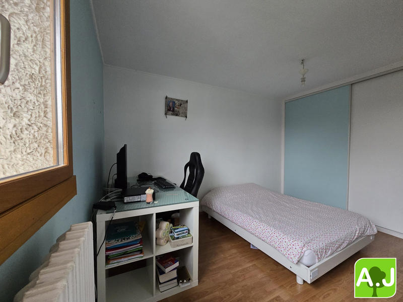 Maison traditionnelle - 178 m² - 8 pièces