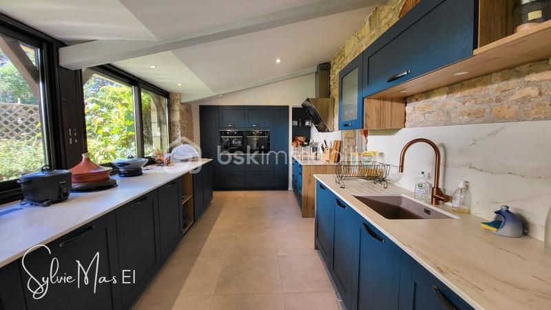 Propriété - 520 m² - 15 pièces