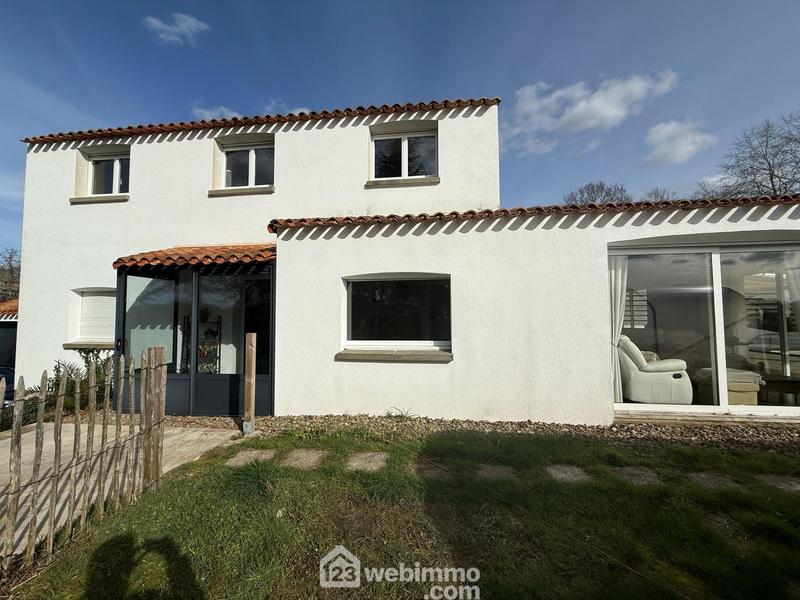 Maison - 189 m² - 6 pièces