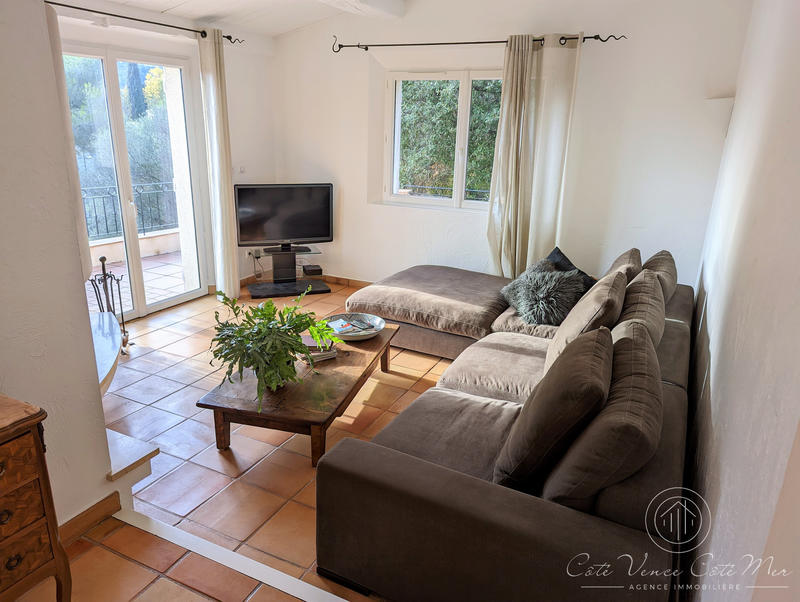 Maison - 234 m² - 8 pièces