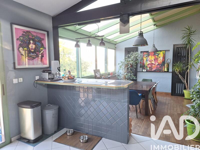 Maison - 223 m² - 7 pièces