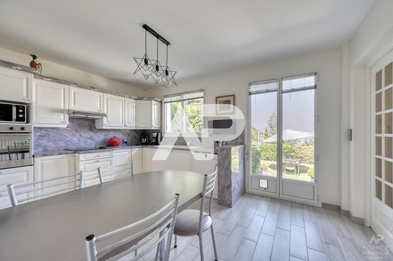 Maison - 140 m² - 7 pièces