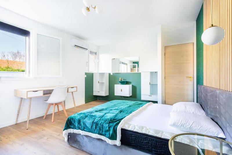 Maison de ville - 320 m² - 16 pièces