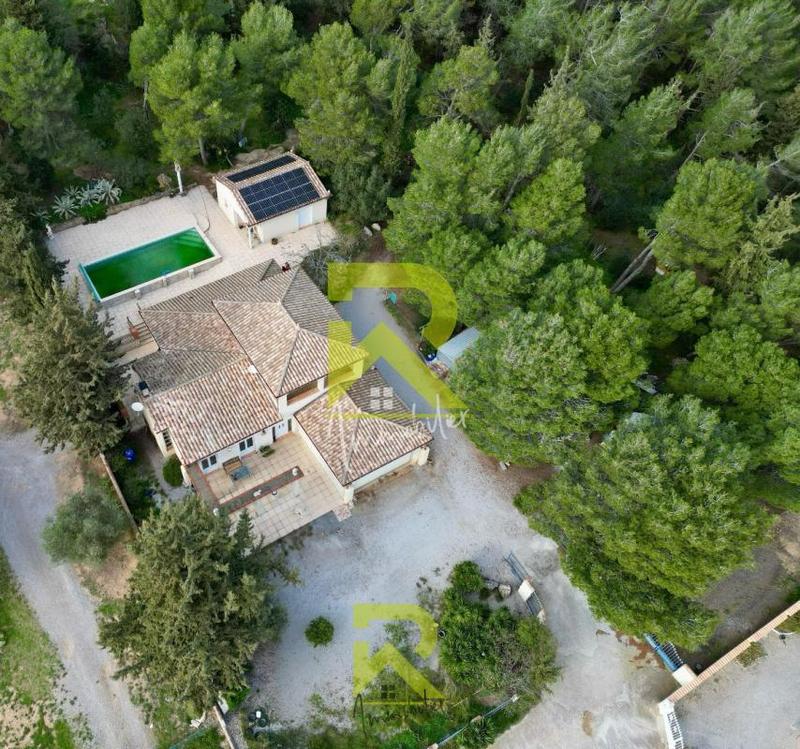 Villa - 210 m² - 5 pièces