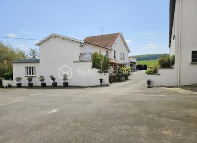 Propriété - 350 m² - 15 pièces