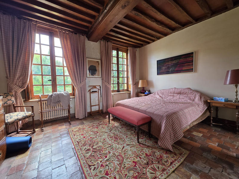 Propriété - 222 m² - 6 pièces