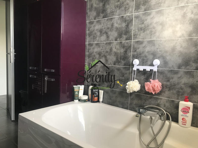 Maison - 90 m² - 5 pièces