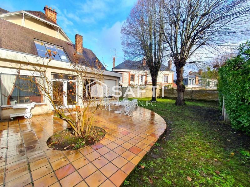 Maison - 228 m² - 9 pièces