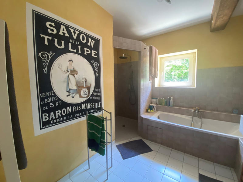 Maison - 240 m² - 10 pièces