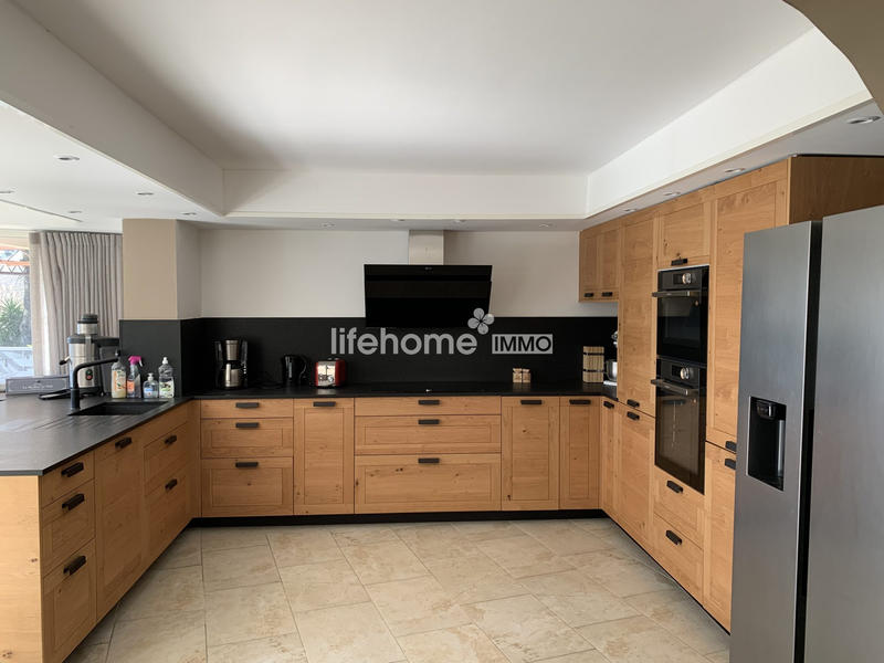 Mas - 238 m² - 7 pièces