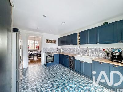 Maison - 244 m² - 11 pièces