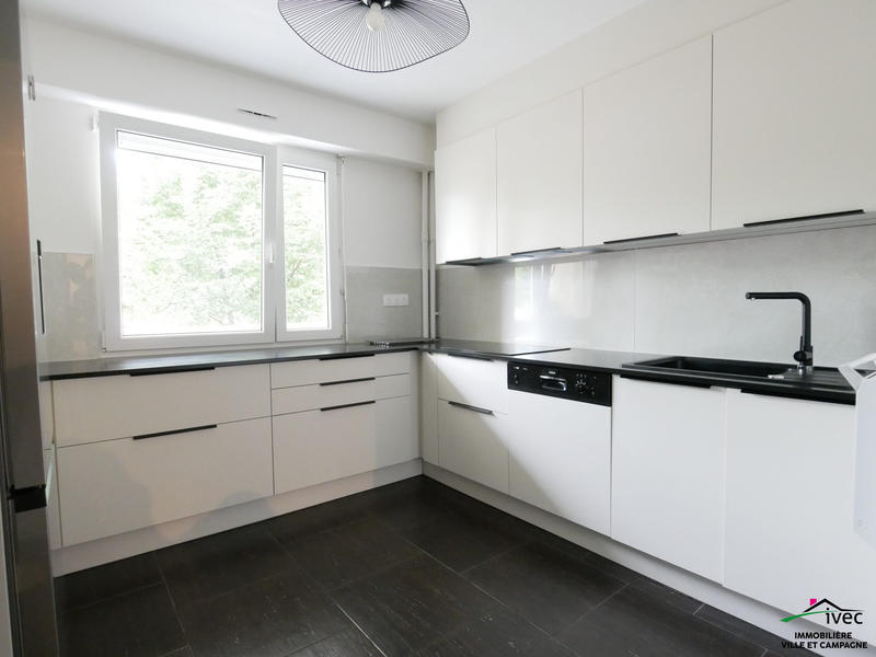 Appartement - 126 m² - 6 pièces