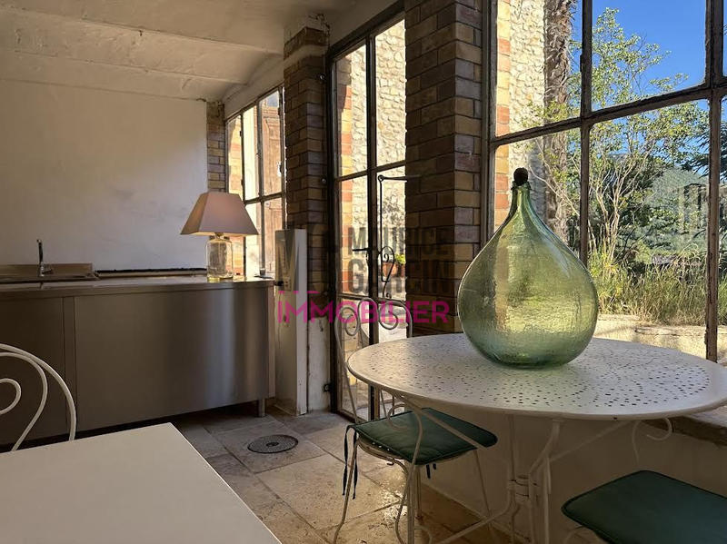 Maison - 330 m² - 14 pièces