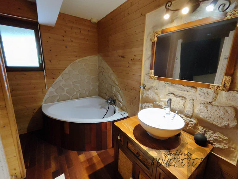 Maison traditionnelle - 124 m² - 7 pièces