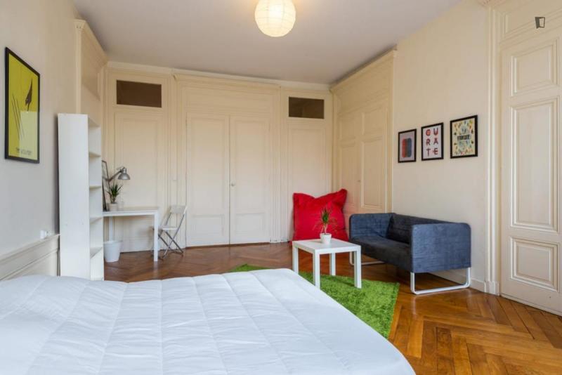 Chambre - 24 m² - 5 pièces