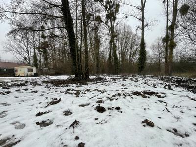 Terrain constructible - 930 m²