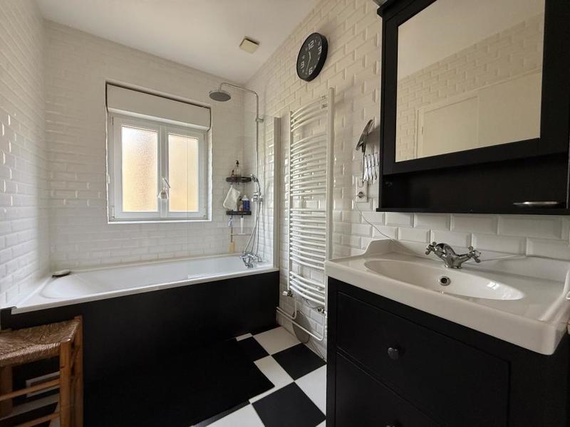 Maison - 185 m² - 6 pièces