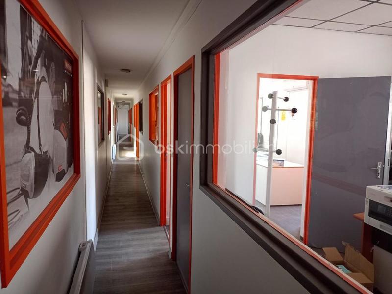 Entrepôt - 1 485 m² - 15 pièces