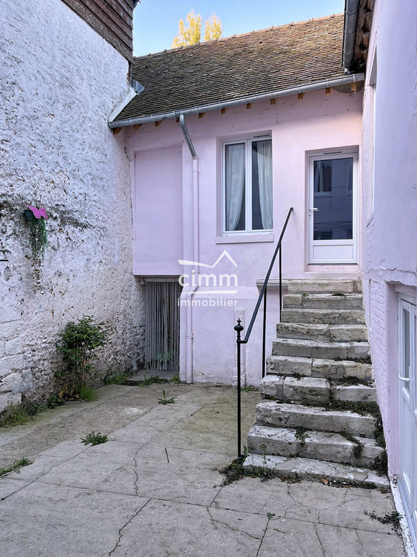 Maison traditionnelle - 159 m² - 4 pièces