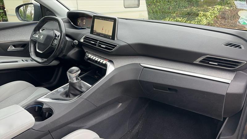 Peugeot 5008 II 2.0 BlueHDi 150 Allure Business