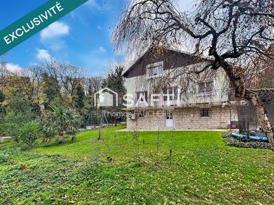 Maison - 180 m² - 6 pièces