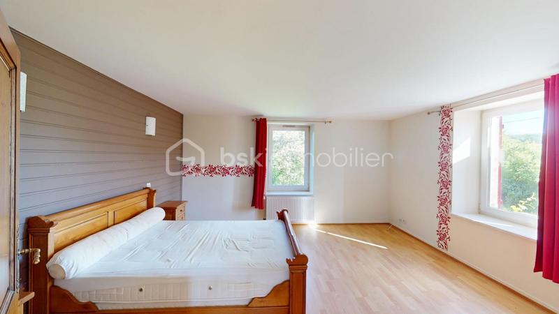 Corps de ferme - 410 m² - 9 pièces