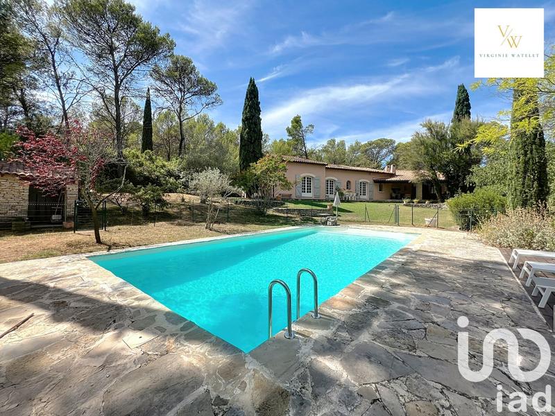 Maison - 274 m² - 10 pièces