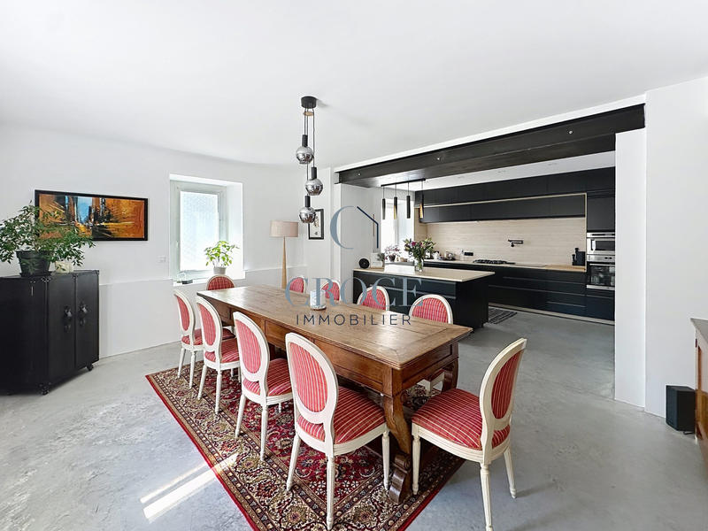 Maison ancienne - 230 m² - 6 pièces